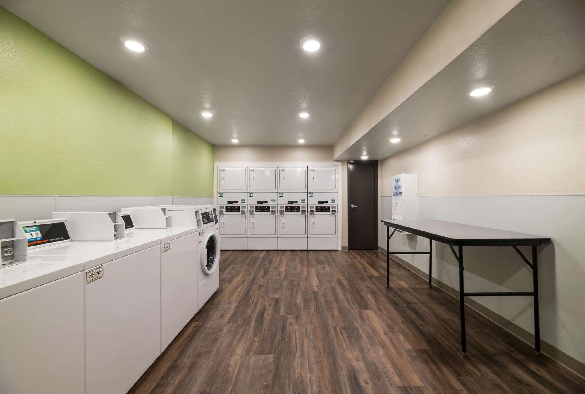 Woodspring Suites Cocoa Beach - Рокледж Экстерьер фото